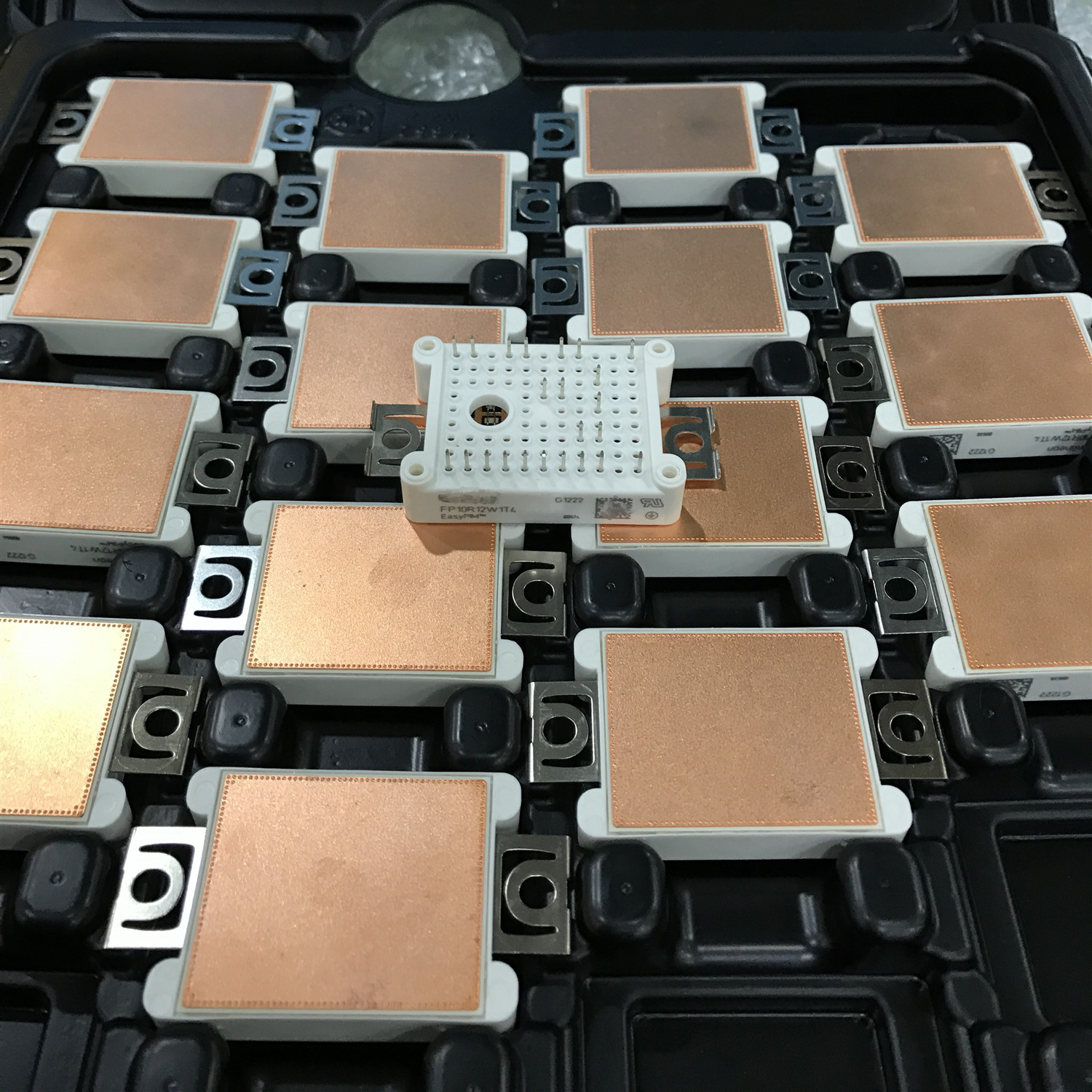 F3L50R06W1E3_B11 FD300R06KE3 FF300R06KE3_B2  IGBT