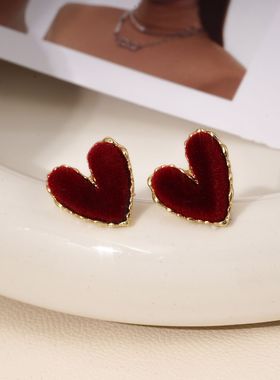 少女风爱心水滴红色女耳钉气质小众圣诞毛绒N3214