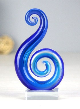 优选抽象饰品摆件琉璃工艺品产地淄博欧式简约扭曲异形客厅电视柜