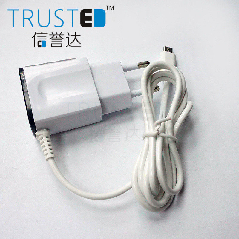 欧规双usb带线旅充5V2A手机充电器带线一体斜纹充电器批发TC108