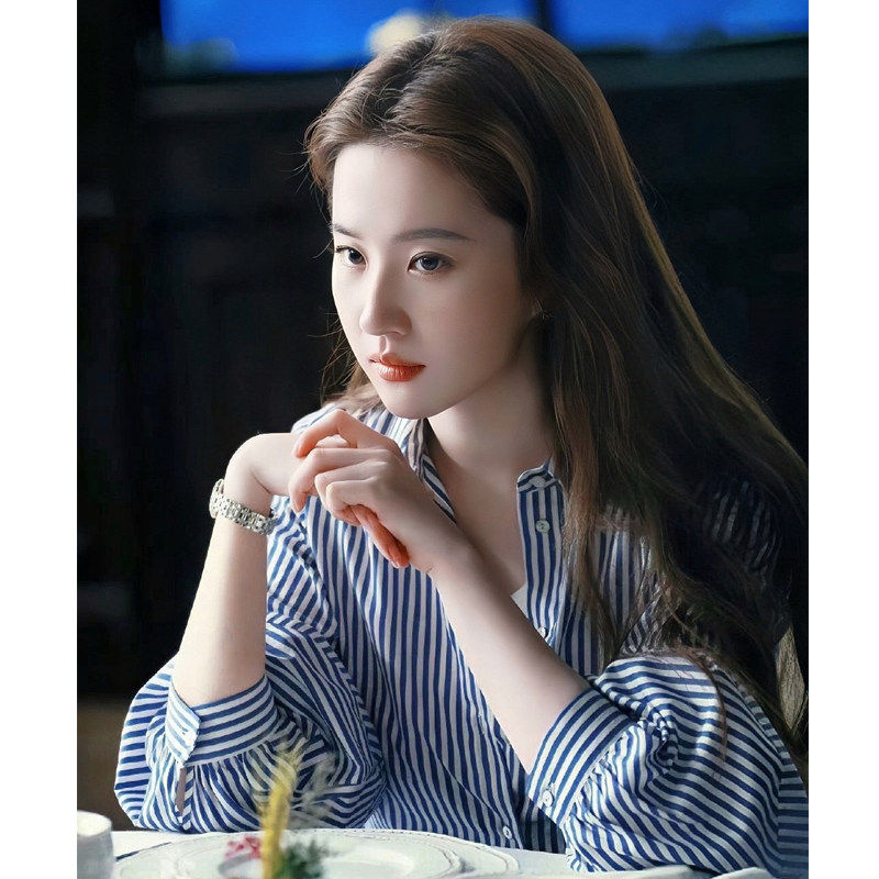 初春蓝条纹衬衫女款外穿长袖老钱风衬衫设计感小众炸街高级感女装