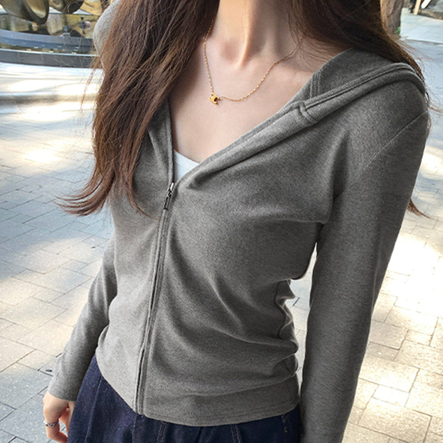 松弛感灰色连帽拉链运动卫衣女春季穿搭修身显瘦开衫外套长袖上衣