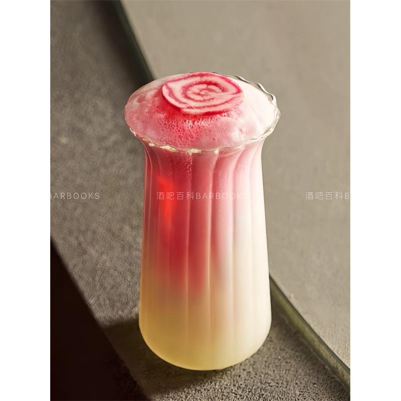 酒吧新品ins风创意曲纹花瓣鸡尾酒杯扭纹花瓣酒杯高颜值漂亮酒杯