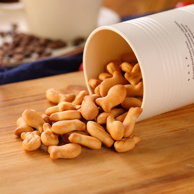 正宗俄罗斯进口苏打饼干小鱼咸口螃蟹味发酵卡通零食怀旧儿童乐40