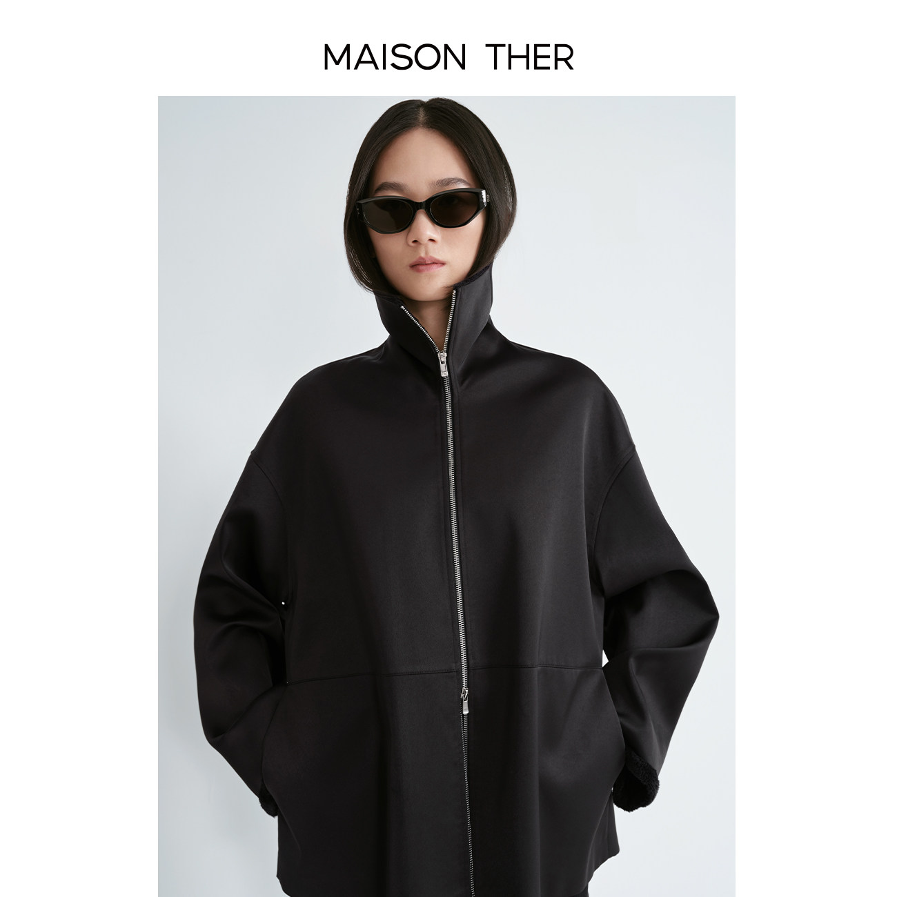 MAISON THER2025女士经典单品拼接轻奢毛领夹克黑色缎面廓形外套