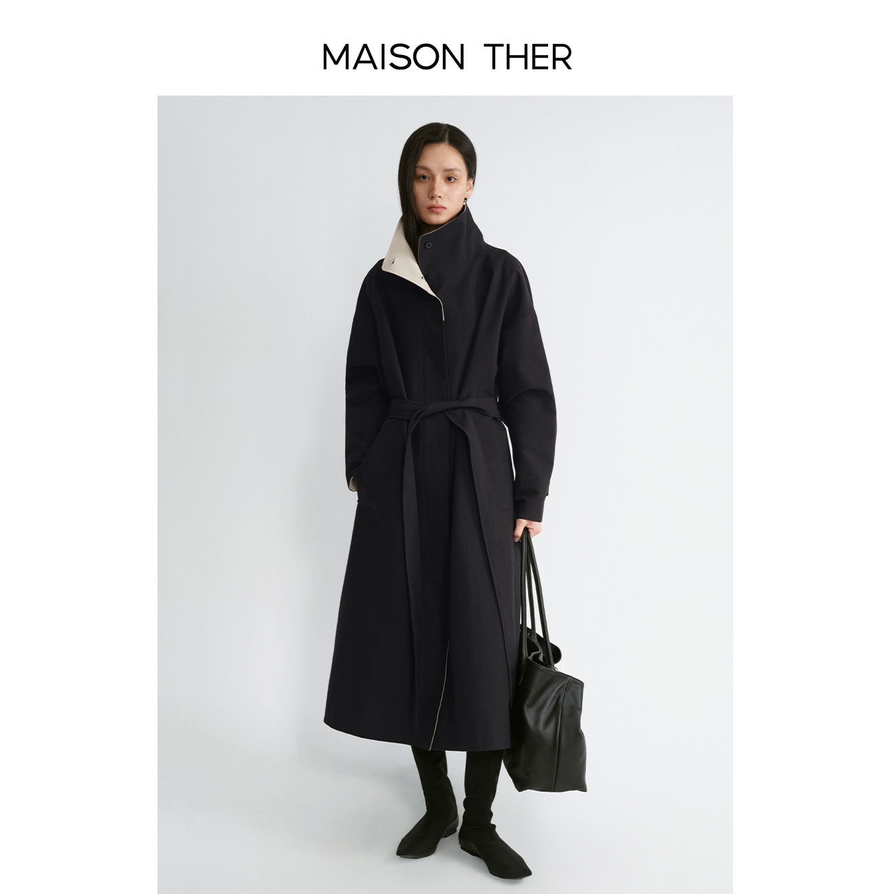 MAISON THER2025女士春季新品通穿三季高领立领双色撞色极简风衣