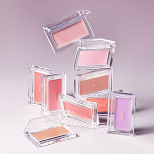 奶油慕斯质地 滋润贴肤不拔干