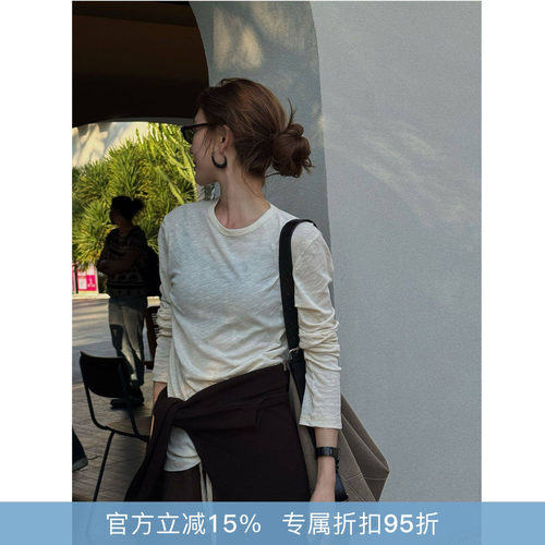 R-HER“自在简黑”圆领纯棉针织时尚百搭宽松型显瘦女士上衣T5536
