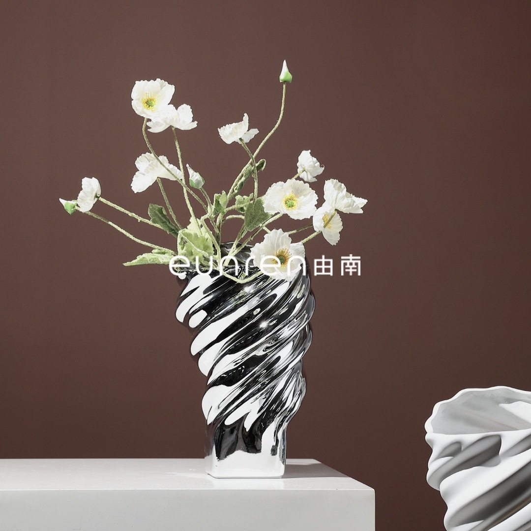 曲线螺旋花器北欧简约家居客厅样板房间酒店插花瓶树脂装饰品摆件,模玩/动漫/周边/娃圈三坑/桌游,文化/体育周边,淘宝优惠券,粉丝福利购,淘宝优惠卷