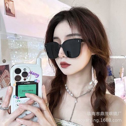 新款网红爆款男女情侣墨镜防紫外线方框竖米钉大框太阳镜