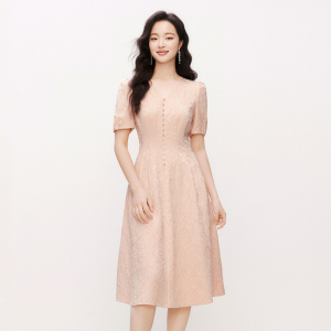 珂莱商场同款女装2026夏季新款优雅蕾丝花纹短袖连衣裙KF11910B1