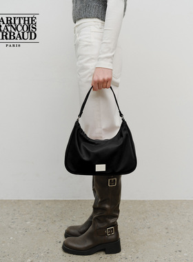 MARITHE经典LOGO腋下包 情侣简约舒适时尚实用复古单肩包2025秋新