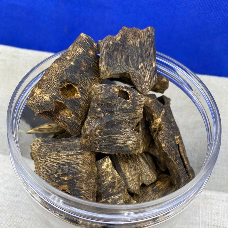 莺歌绿棋楠打孔原材料 高油9分沉水 糖结奇楠打孔结香 棋韵凉甜香