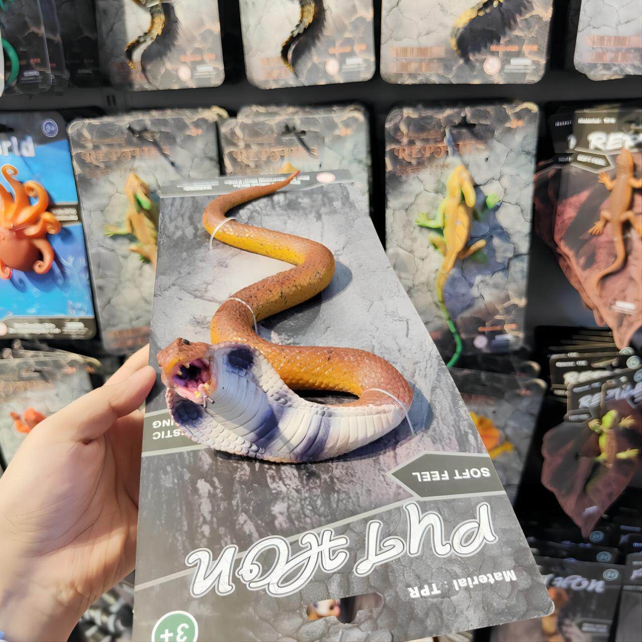 青柚眼镜蛇软胶仿真动物整人玩具吃竹子模型生物解压捏捏乐玩具