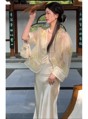 今年流行漂亮女新中式国风气质独特刺绣上衣防晒时尚减龄套装裙