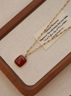 丹珞钛钢新中式复古红色毛衣链