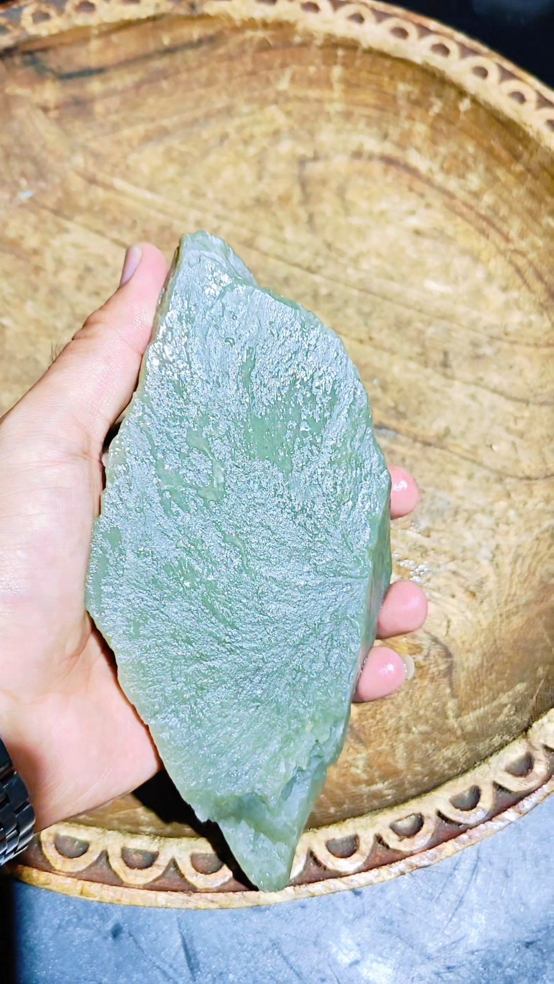 和田玉青玉戈壁料，重841克，