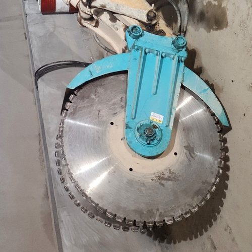 挖掘机双锯片岩石锯 钢筋混凝土切割锯 挖机液压岩石开山锯