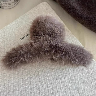 简约百搭秋冬大号毛毛抓夹女2025新款鲨鱼夹发量多发夹后脑勺头饰