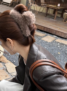 复古秋冬大号毛毛绒抓夹女高级感2025新款鲨鱼夹发量多发夹后脑勺