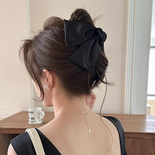 黑色大号赫本风抓夹女夏2025新款韩国高级感鲨鱼夹饱满后脑勺头饰