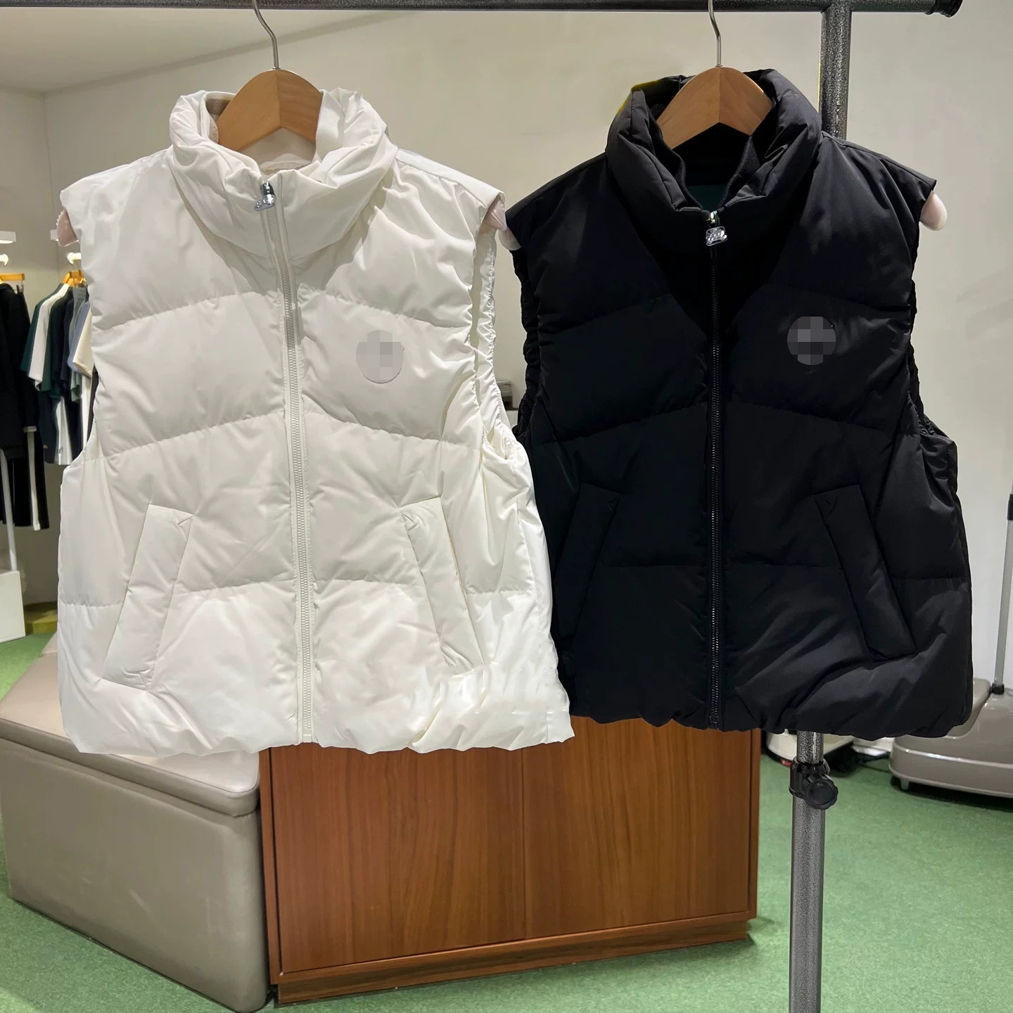 女士高尔夫服装防风夹棉马甲