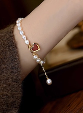 强光米粒淡水珍珠红色爱心手链女冷淡风双面白贝吊坠真金电镀首饰