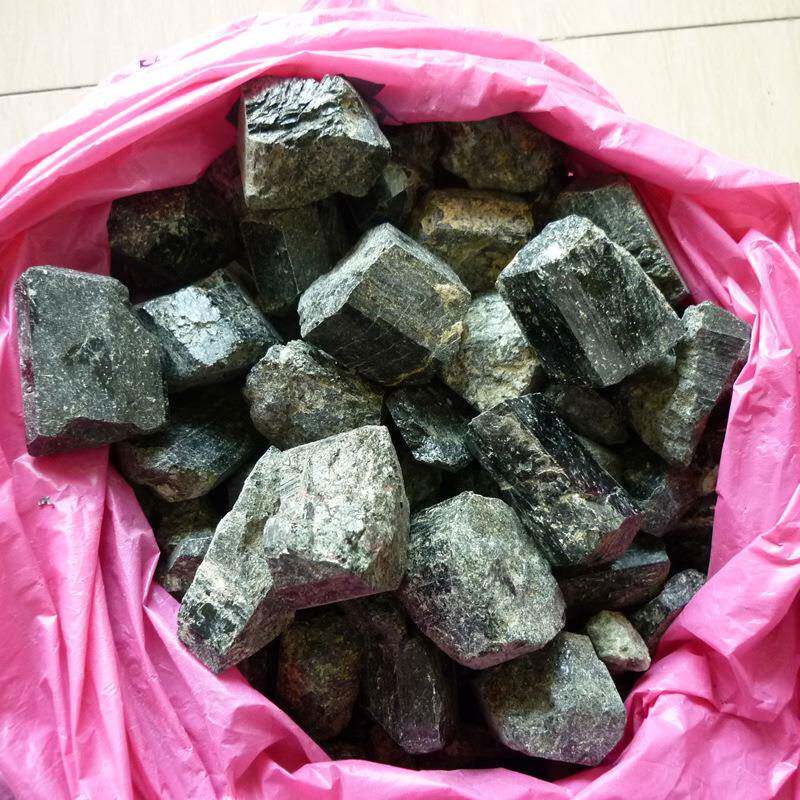 恒轩矿业供应晶体电气石晶电气石优级电气石