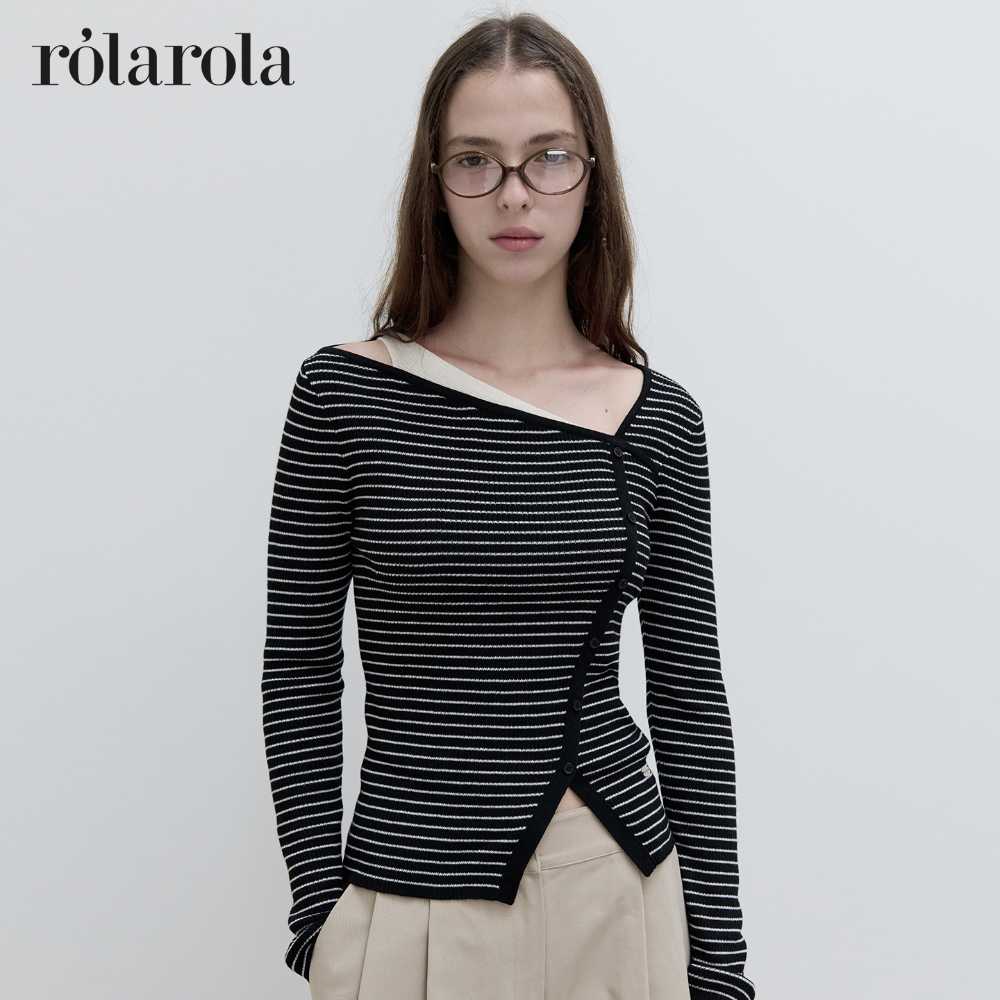 ROLAROLA25年秋季撞色挖空条纹针织衫女修身显瘦斜肩长袖上衣