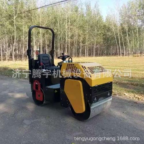 厂家供应1吨驾式全液压震动压路机1吨钢轮振动压路机