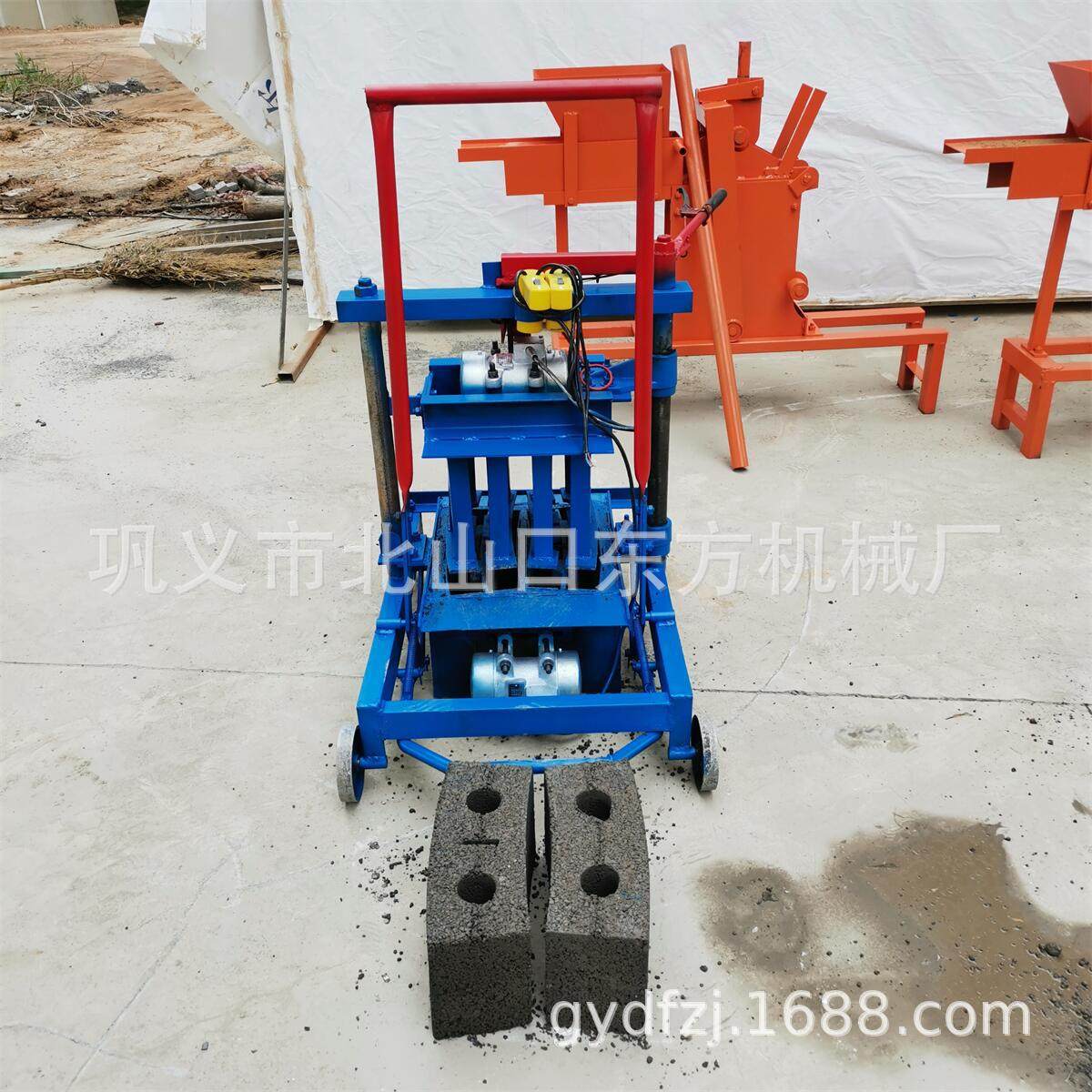 小移动制作两孔检查井家用电水泥砖机空心压砖机