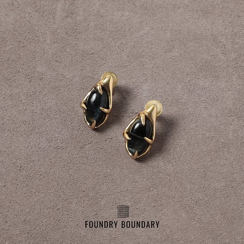 FOUNDRY BOUNDARY蓝虎眼纽爪耳钉