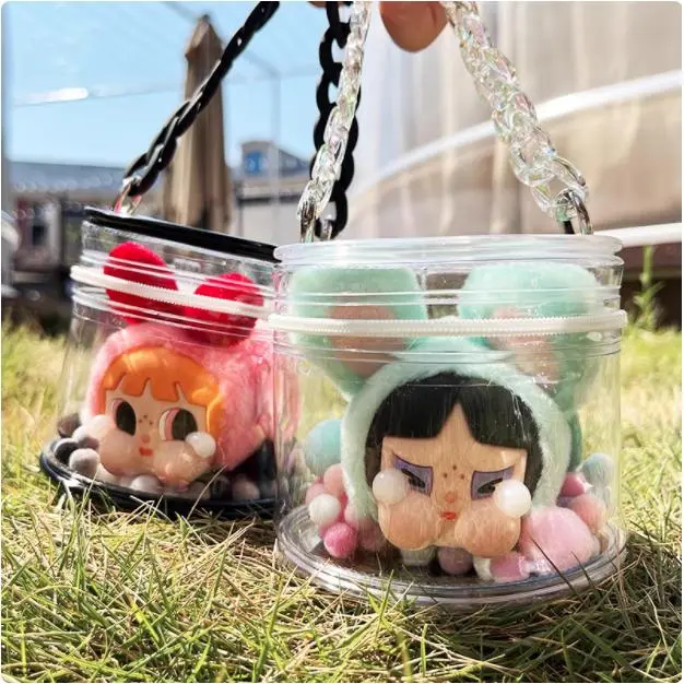 飞天小女警遛娃包 泡泡玛特哭娃CRYBABY系列搪胶脸毛绒挂件收纳包