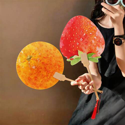 夏日便携高颜值草莓手摇团扇