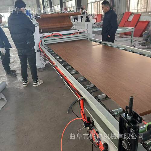 竹木纤维碳晶板覆膜机 单面彩钢板复合机集成墙板双面涂胶平贴机