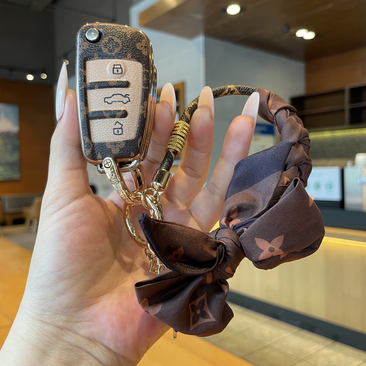 25款奥迪a6l钥匙套专用a3壳a7新a4l扣q5l高级q7男a8车q4etron包q3