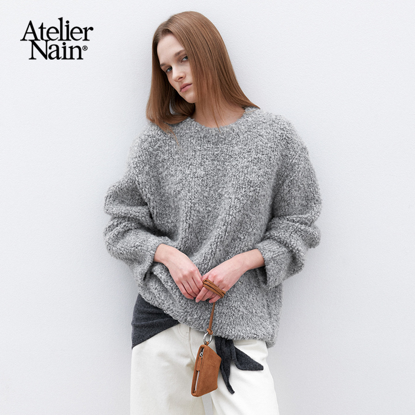 Atelier Nain2025年冬季极简风灰色毛绒宽松圆领长袖针织衫毛衣女