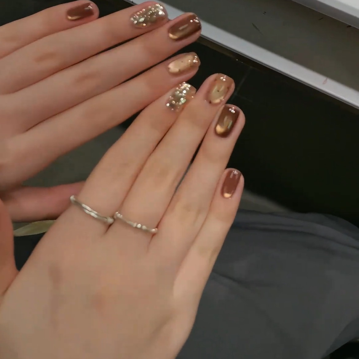 【焦糖奶钻】纯手工穿戴甲秋冬玻璃珠猫眼波点气质显白短款美甲片