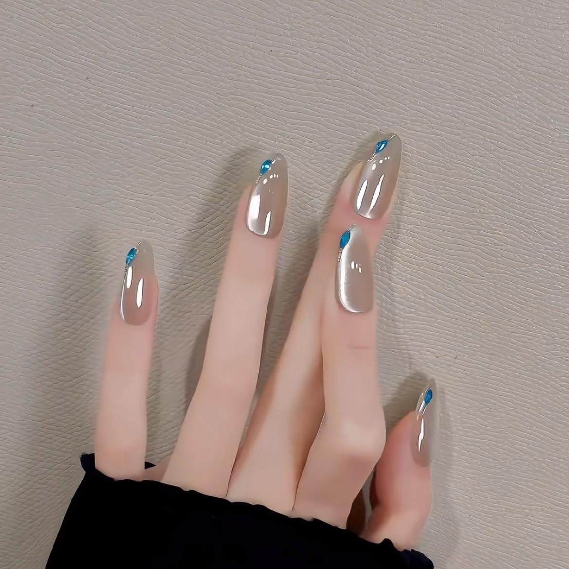 【鲛人泪】纯手工穿戴甲高级感冰透猫眼美甲显白冰蓝碎钻短款贴片,彩妆/香水/美妆工具,穿戴甲/甲片,淘宝优惠券,粉丝福利购,淘宝优惠卷