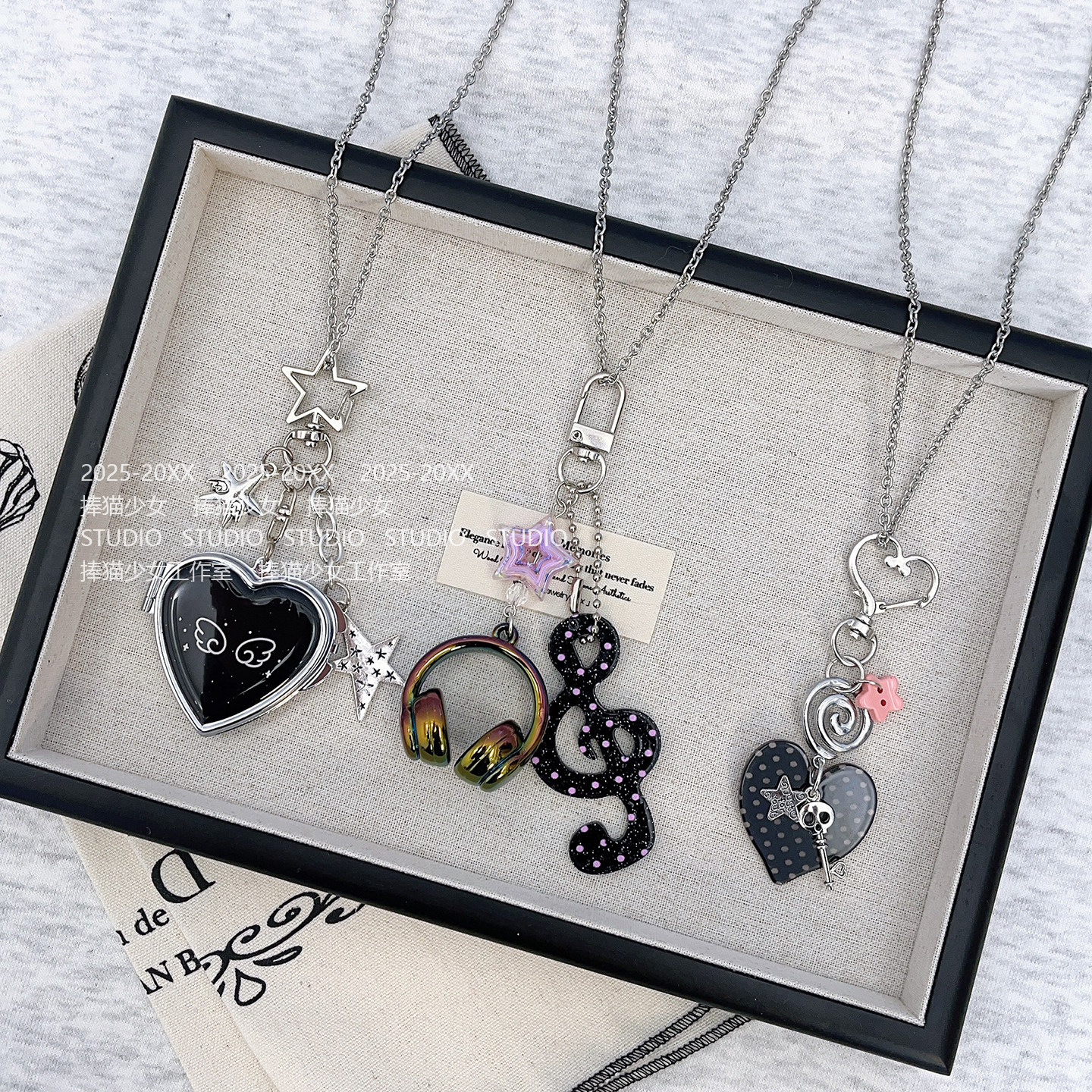 [捧猫少女]甜酷风黑色爱心音符耳机项链小众Y2k吊坠女音乐节配饰