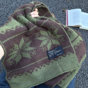 北欧复古手钩绿雪花棕色围巾2025新款 秋冬高级感显白保暖毛线围脖