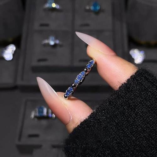 极简风深邃蓝细款仿排钻戒指女款