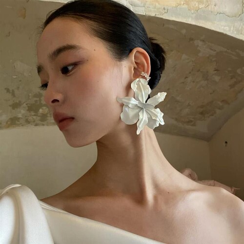 2026年新欧美风烤漆花朵耳环夸张