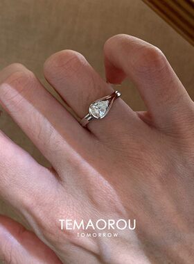 银色爆闪水滴钻戒指简约百搭独特