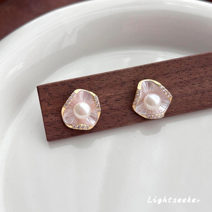 新中式 高级感甜美温柔气质微镶锆石耳饰 粉色卷边荷叶珍珠耳钉新款