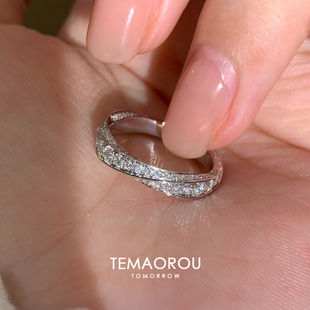 爆闪仿满钻莫比乌斯环绕戒指女小众轻奢高级感日常通勤百搭食指戒