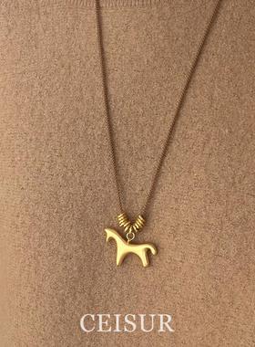 古法磨砂立体小马吊坠项链设计感