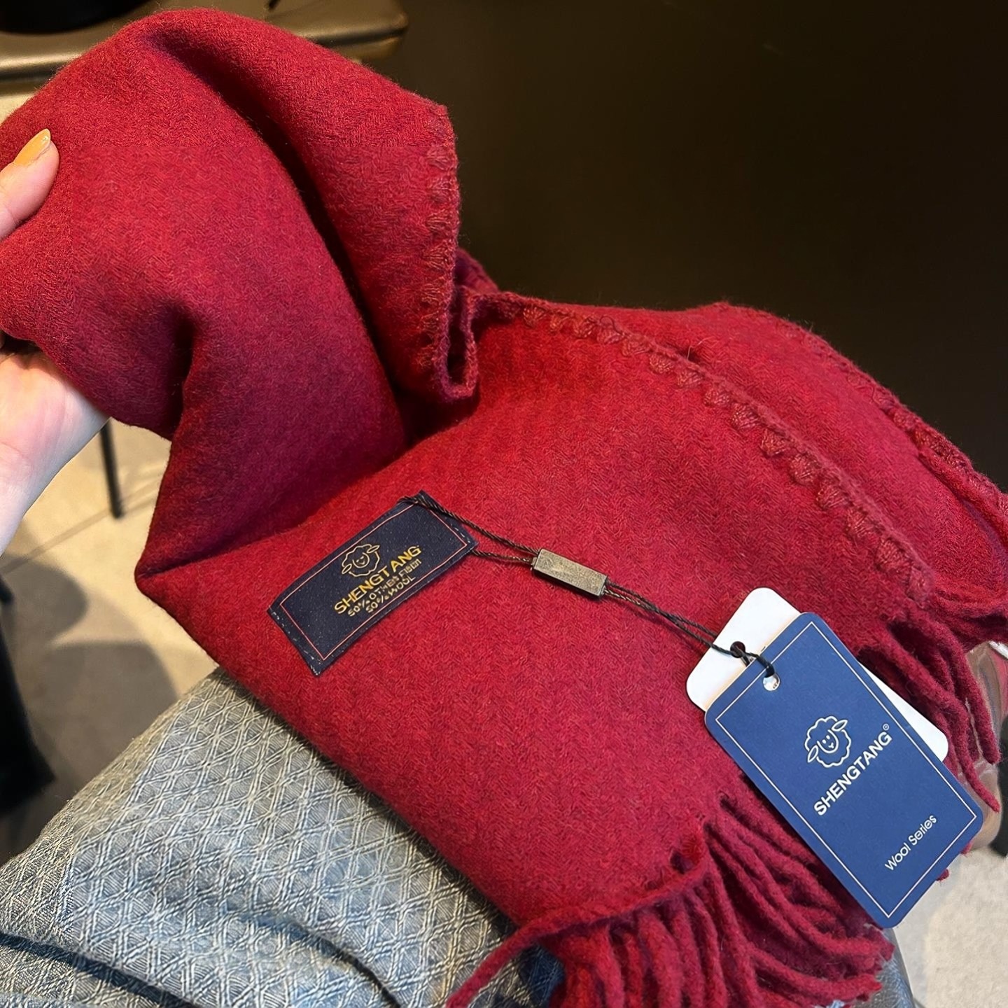 安哥拉红色仿羊毛围巾女新年喜庆氛围感圣诞节加厚保暖款冬季围脖