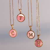 时尚 美式 贝壳字母情侣项链小众设计感锁骨链复古简约百搭个性 颈链