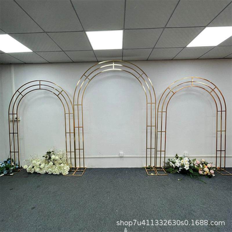新款婚庆道具铁艺屏风婚礼舞台布置金色弧形架子迎宾区摆件背景架